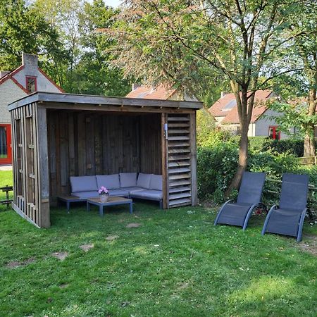 7 Person House With Garden, Firepit, Swimming Lake, Hammock, Child Friendly, In- And Outside Playground, Slide, And Great Coffee Ewijk المظهر الخارجي الصورة