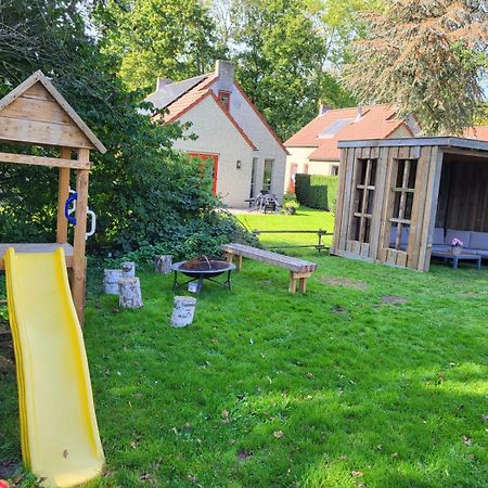 7 Person House With Garden, Firepit, Swimming Lake, Hammock, Child Friendly, In- And Outside Playground, Slide, And Great Coffee Ewijk المظهر الخارجي الصورة