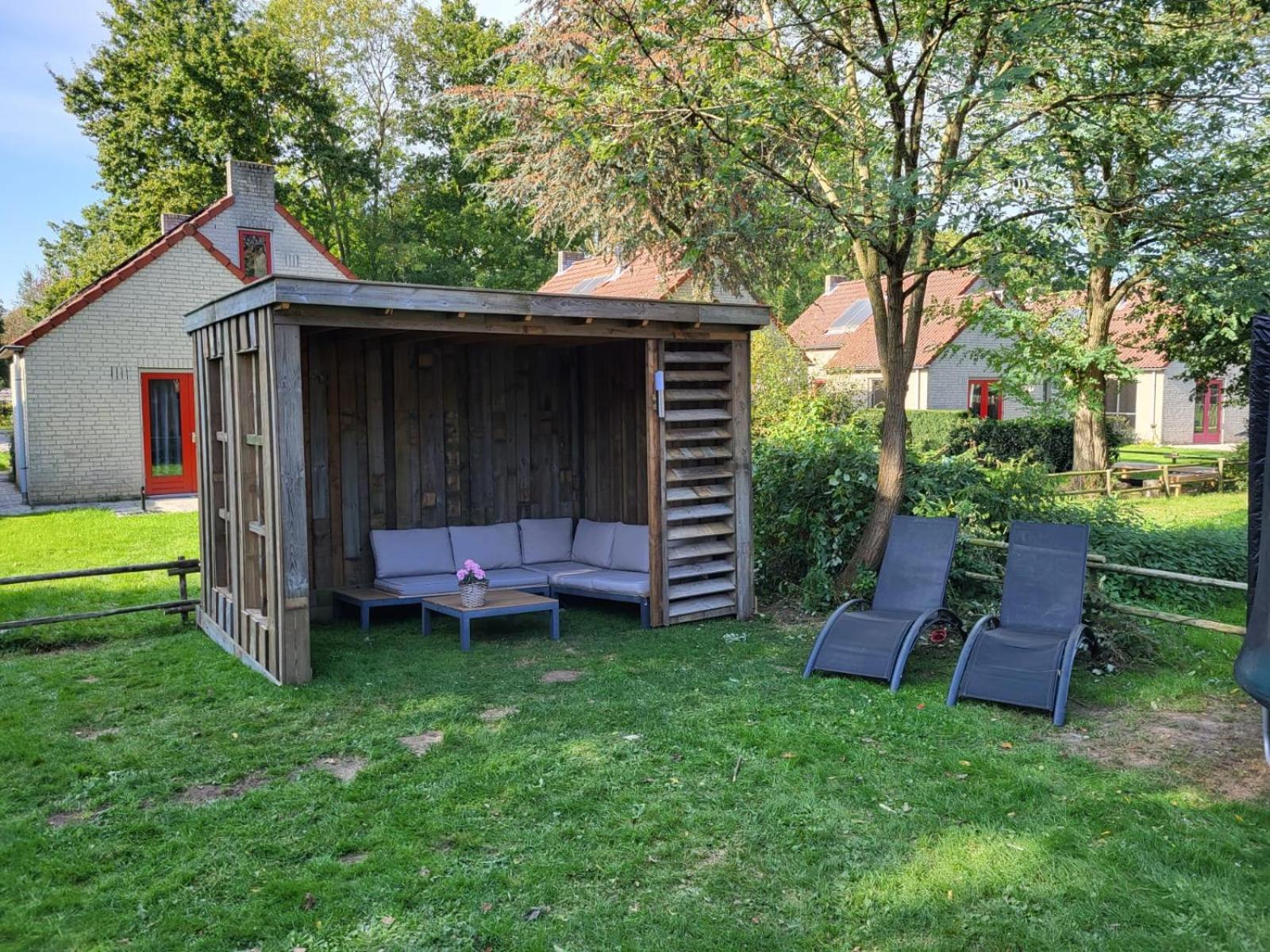 7 Person House With Garden, Firepit, Swimming Lake, Hammock, Child Friendly, In- And Outside Playground, Slide, And Great Coffee Ewijk المظهر الخارجي الصورة